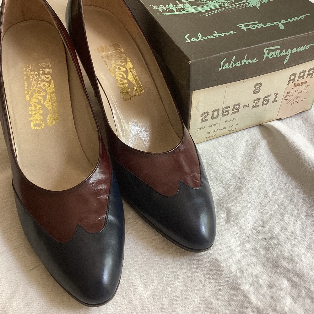 Vintage Salvatore Ferragamo Spectator Pumps in Navy and Wine 8 AAAA